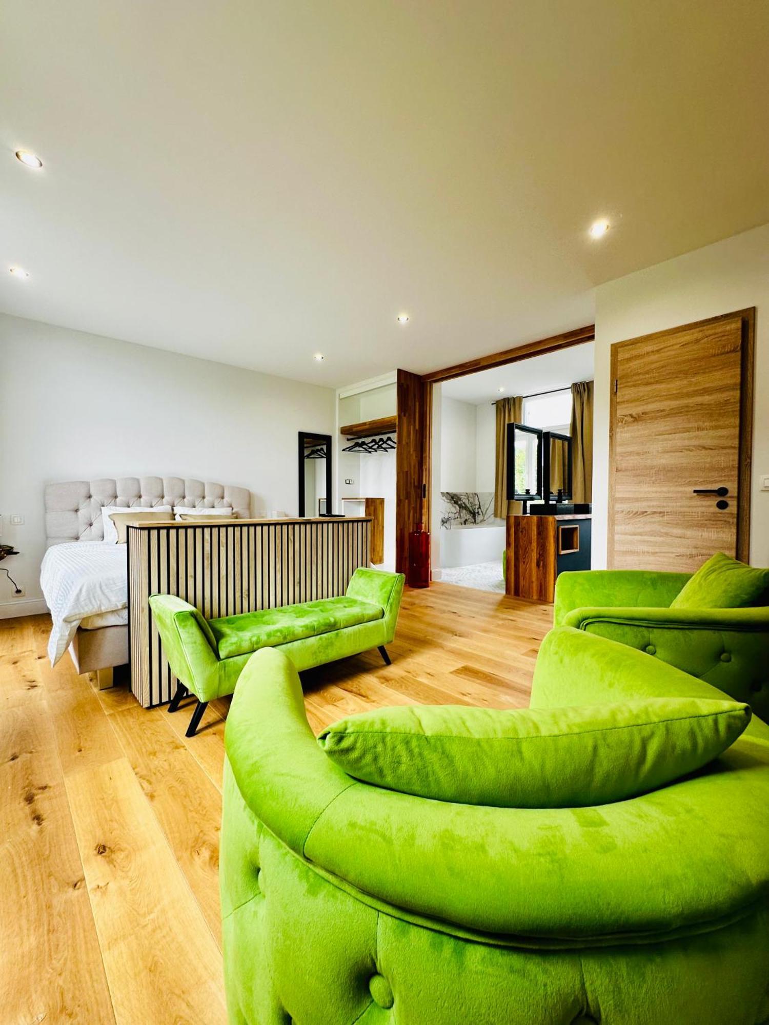 Suite De Luxe Au Chateau 105 Tinlot Exterior photo